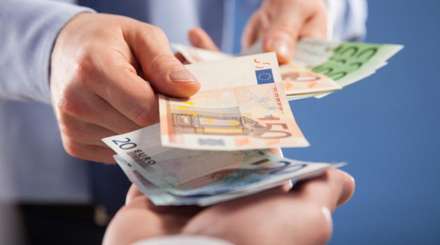 Akılalmaz dolandırıcılık! 'MİT görevlisiyiz' sözüne kandı, 9 bin 400 avrosundan oldu