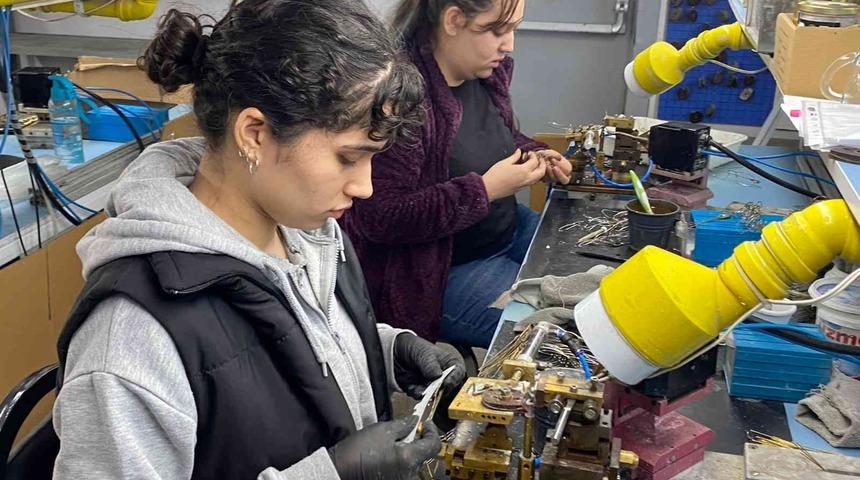 Muğla&rsquo;da metaller kadınların ellerinde hayat bulmaya başladı