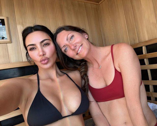 Kim Kardashian saunadan bikinili pozunu paylaştı! Seksi pozuyla beğeni butonunu çökertti