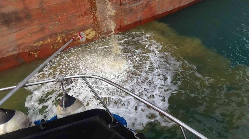 Denizi kirleten gemiye 10 milyon 61 bin TL ceza