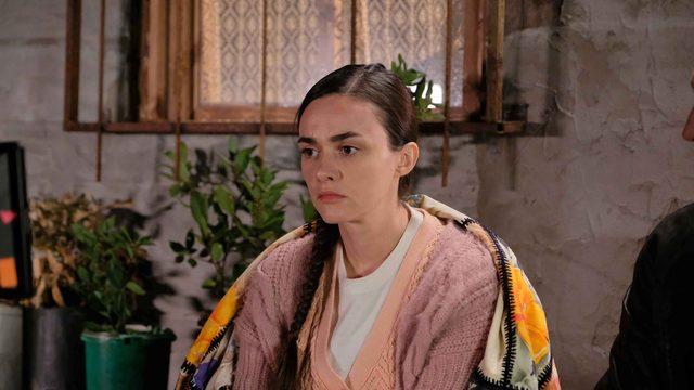 Ateş Kuşları'nda Hande Soral'ın çocukluğunu kim canlandırıyor? Ateş Kuşları Mercan kaç yaşında, kimin kızı?