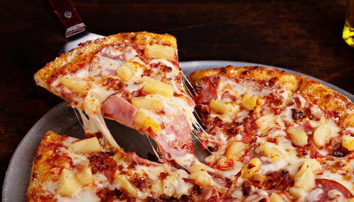 Bol malzemeli yumuşacık karışık pizza tarifi!