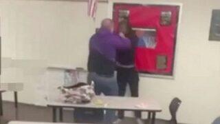 Sınıfta kaos! Öğretmen öğrenciyi önce sıraların üzerinde sürükledi ardından ise duvara yapıştırıp boğazını sıktı