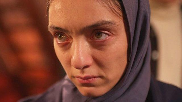 Ömer'in yıldızı Merve Dizdar cesur tarzıyla dikkat çekti