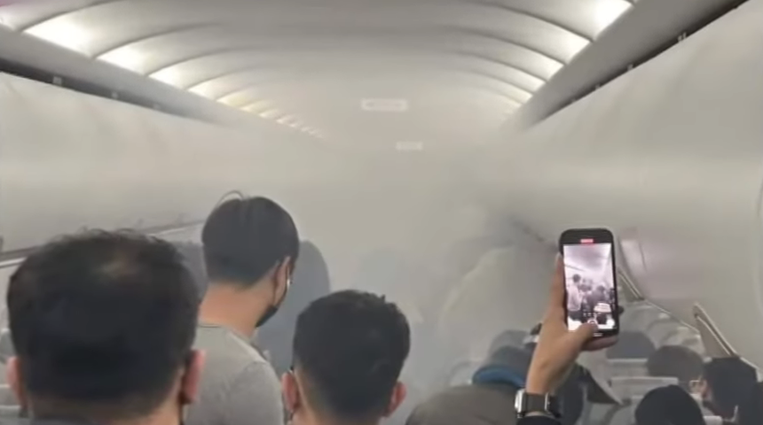 Uçakta korku dolu anlar! Powerbank patlayınca bir anda dumanlar yükseldi: 2 yaralı