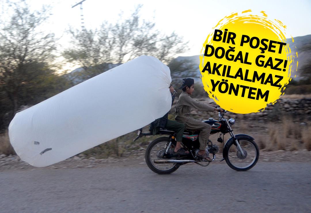 Poşet poşet doğal gaz! 'Y&uuml;zde 80 daha ucuz' Doğal gazı tarladan eve b&ouml;yle taşıyorlar... 'Bir poşet doğal gaz alabilir miyim?'