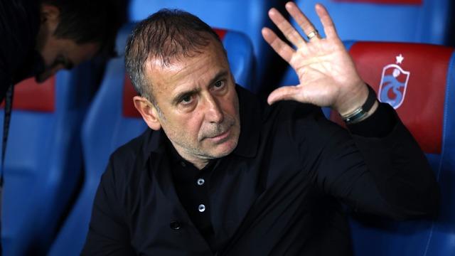 Son dakika: Trabzonspor'da yönetim Nenad Bjelica için 'ayrılık' dedi! İlk aday Abdullah Avcı...