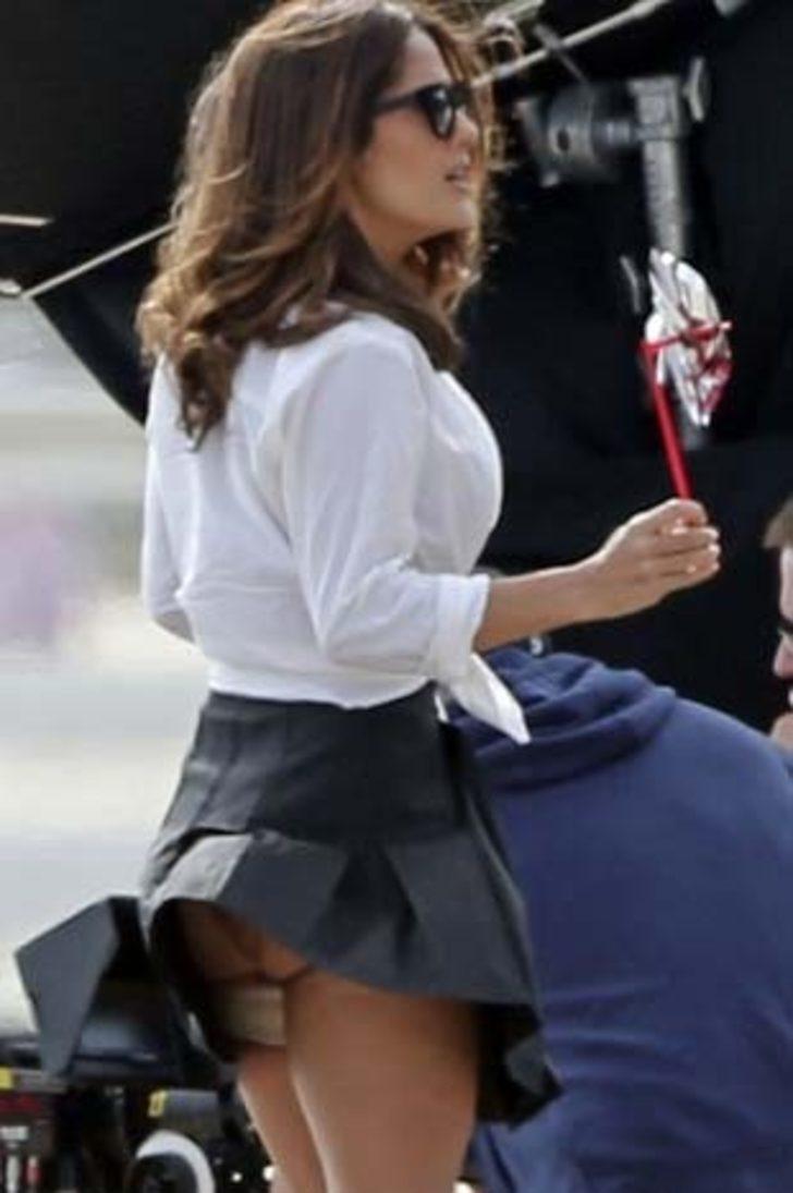 Salma hayek up skirt