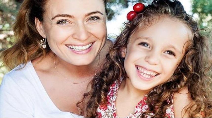 Kalbinin g&uuml;zelliği y&uuml;z&uuml;ne vuranlardan: Ceyda D&uuml;venci ve kızının umut dolu yaşam savaşı