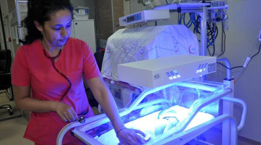 Daha bir haftalık! Cami avlusuna terk edilen bebeği namaza gelenler buldu