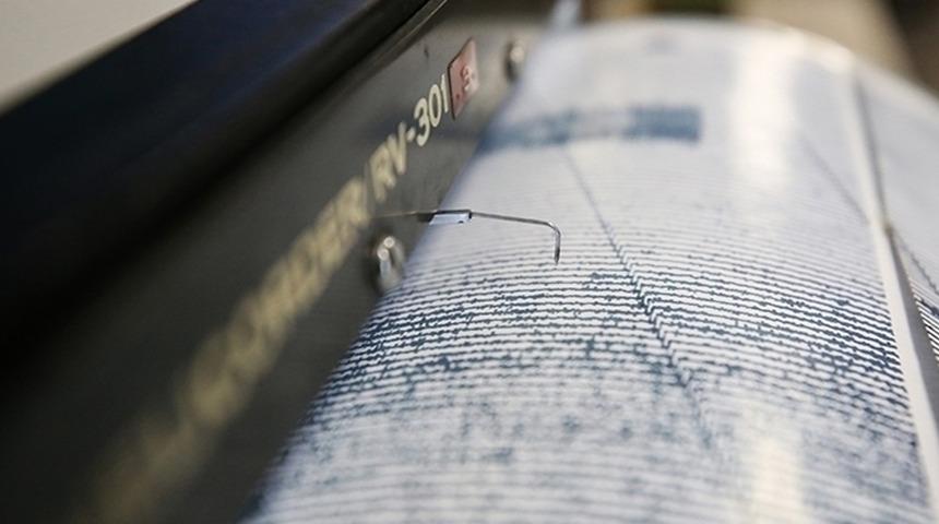 Son dakika: İzmir'de deprem meydana geldi!