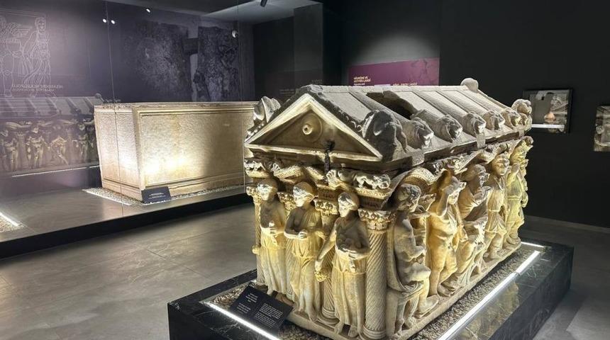 Lahitteki 2 bin 500 yıllık aşk mesajını arkeologlar çözdü! 'Beni tutsak etti'