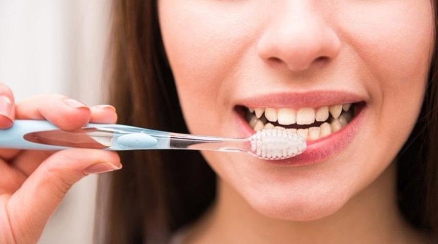 Diş eti problemleri ciddi hastalıkları tetikleyebilir!