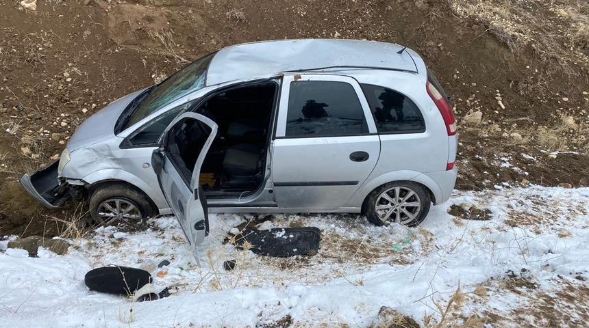 Tunceli'de korkunç olay! Kaza sonrası araçtan çıkamayan sürücü donarak öldü