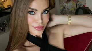 Ebru Şallı müstakbel geliniyle poz verdi! Yorum yağdı 