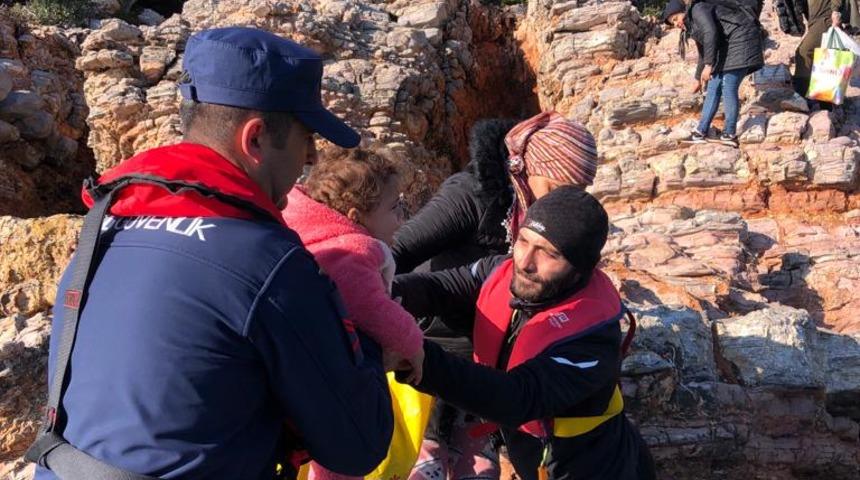 Bodrum açıklarında 45 düzensiz göçmen kurtarıldı, 19 göçmen yakalandı