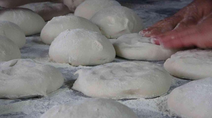 Fabrikayı aratmayan okulda g&uuml;nde 10 bin ekmek &uuml;retimi yapılacak