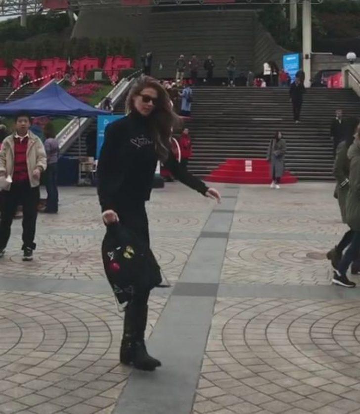 Herkesin tanıdığı Türk model Victoria Secret defilesinde G2