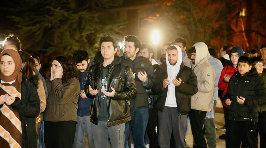 Eskişehir'de müftülükten üniversite öğrencilerine çorba ikramı