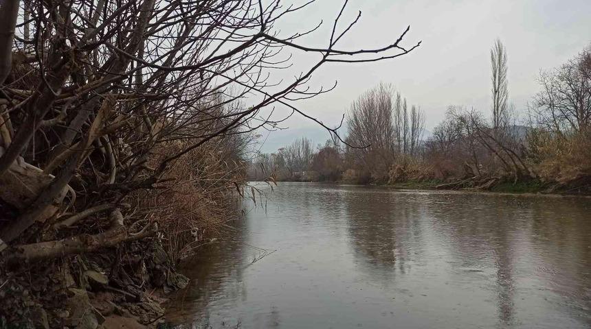 Sakarya Nehri’nden seyrine doyumsuz kış manzaraları