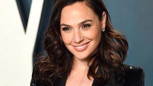 İsrailli oyuncu Gal Gadot'un iç çamaşırlı pozuna yorum yağdı! 'Pantolon nerede?'