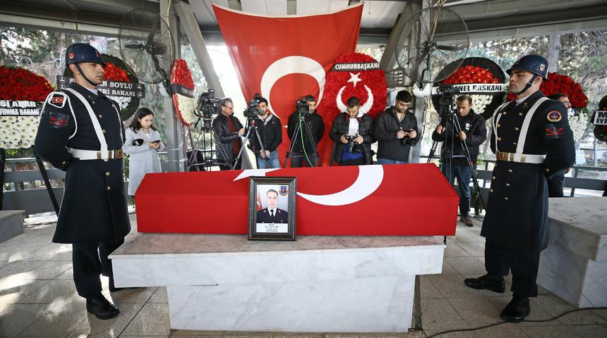 Şehit Jandarma Uzman Çavuş Eroğlu, Adana'da son yolculuğuna uğurlandı