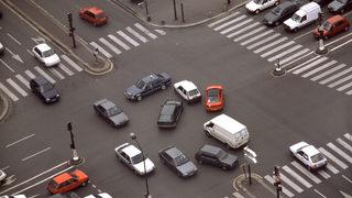 57/1-b trafik cezası nedir, ceza tutarı ne kadar? 57/1-b trafik cezası maddesi ihlal konusu nedir, kimlere uygulanır?