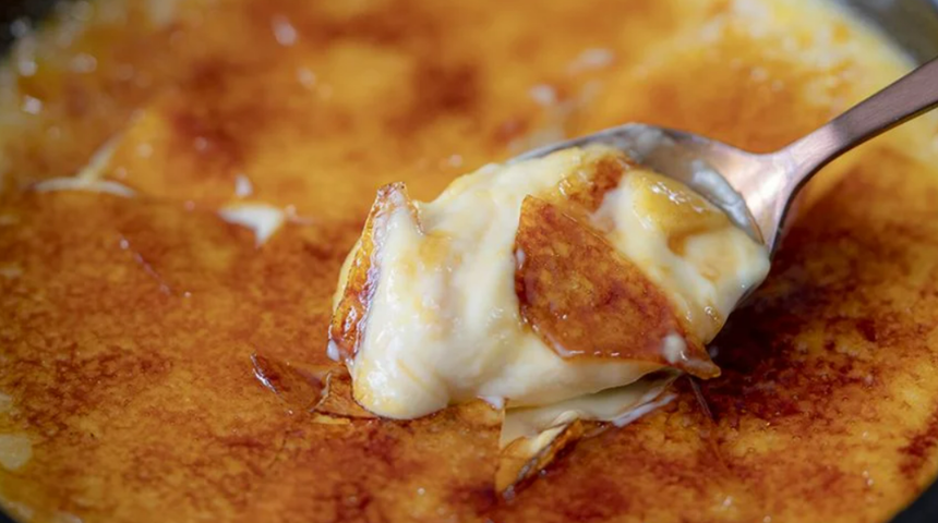 Üzeri nar gibi kızaran Creme brulee tarifi! Zuhal Topal'la Yemekteyiz Creme brulee nasıl yapılır?