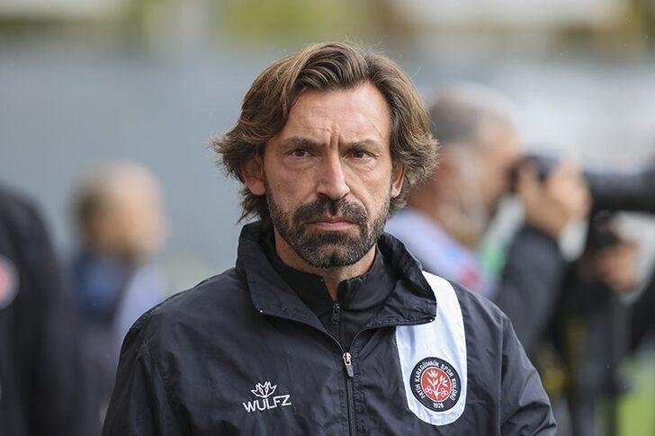 Başakşehir kazandı Pirlo çıldırdı! Sahayı terk etti, oyuncular kapıları tekmeledi... Emre Belözoğlu ile büyük gerginlik G2