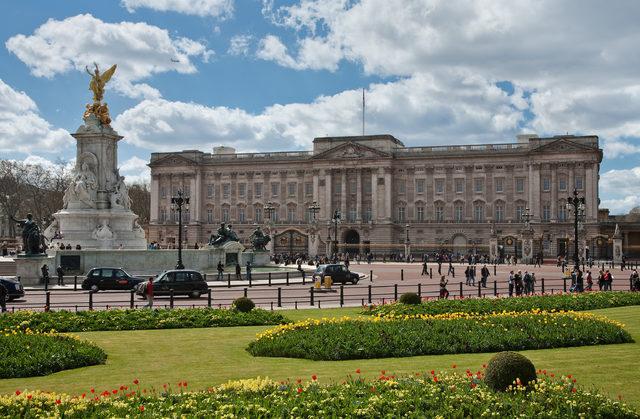 Buckingham_Palace