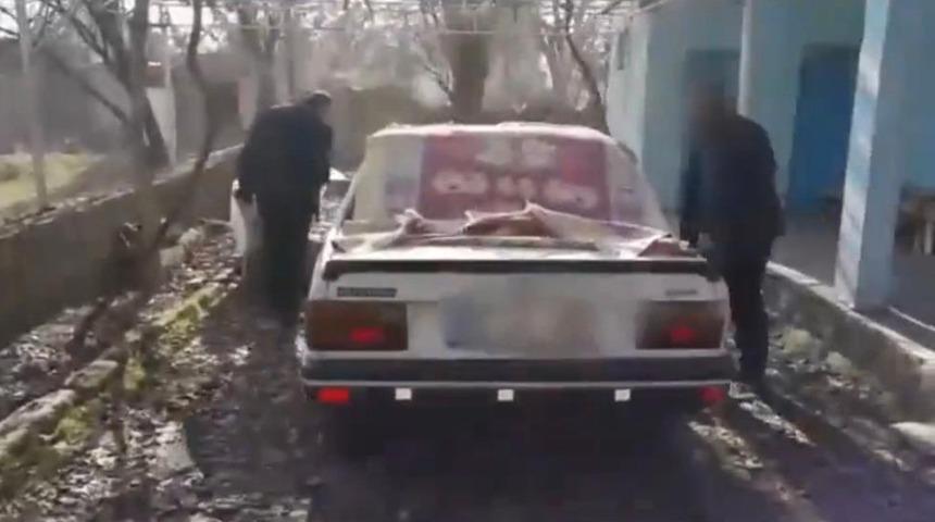 Araç hırsızları pişkinlikte sınır tanımadı! İki farklı benzin istasyonundan para ödemeden kaçtılar