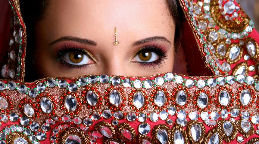 D&uuml;nya g&uuml;zeli yine Hindistan'tan &ccedil;ıktı: Hint kadınlarının g&uuml;zellik sırlarını keşfettik