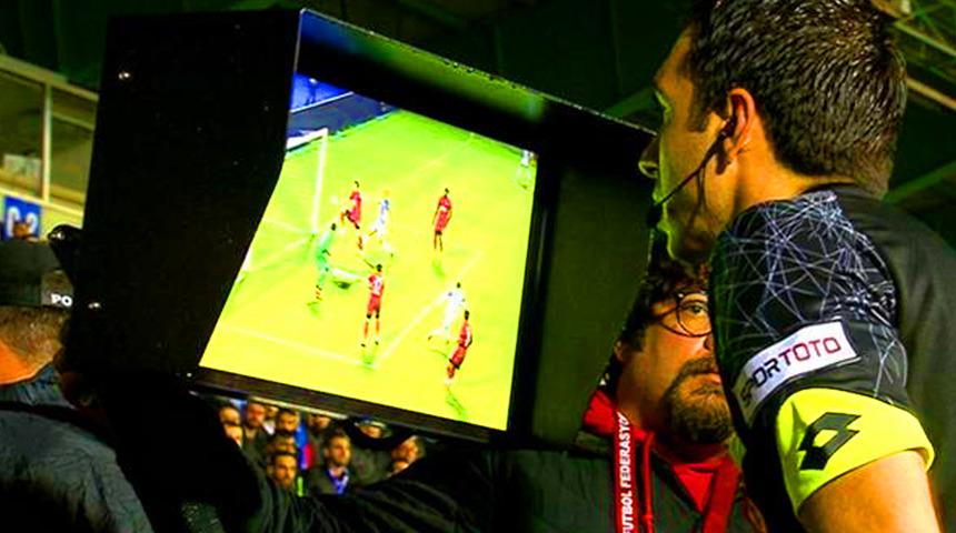 Yeni 'VAR' sistemini duyanın ağzı açık kalıyor! Artık her şey televizyondan başından duyulacak