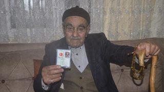 Yaşını duyan hayret ediyor... 6 çocuk ve 105 torun sahibi! Ömründe sadece 5 defa hastaneye gitti