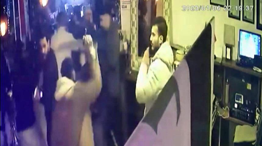 Restoranda palalı dehşet! Korku dolu anlar kamerada