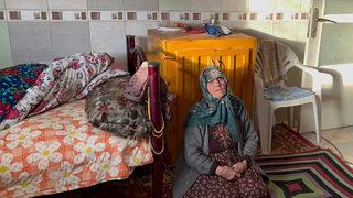 96 yaşındaki kadını ellerinden yatağa bağlayıp... Oğlu haberi aldığında dünyası başına yıkıldı