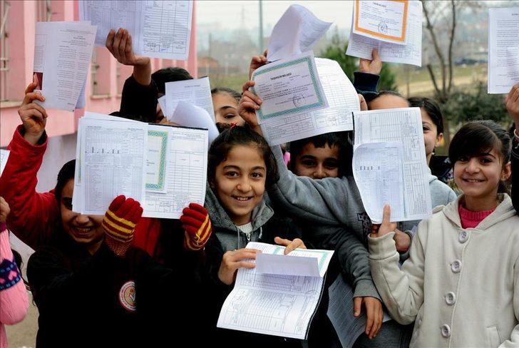 MEB'den yarıyıl tatili öncesi sürpriz karar! Karne hediyesi gibi... 'Ev ödevlerinde' yeni dönem! G4