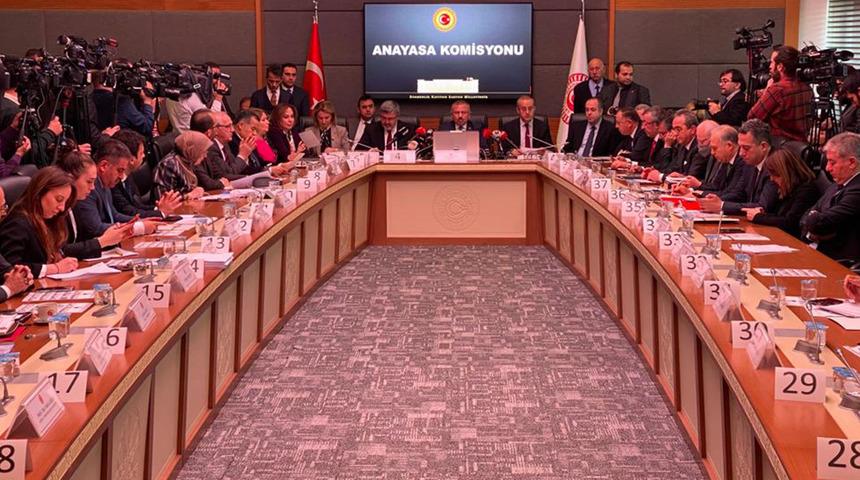 Başörtüsü teklifi komisyonda