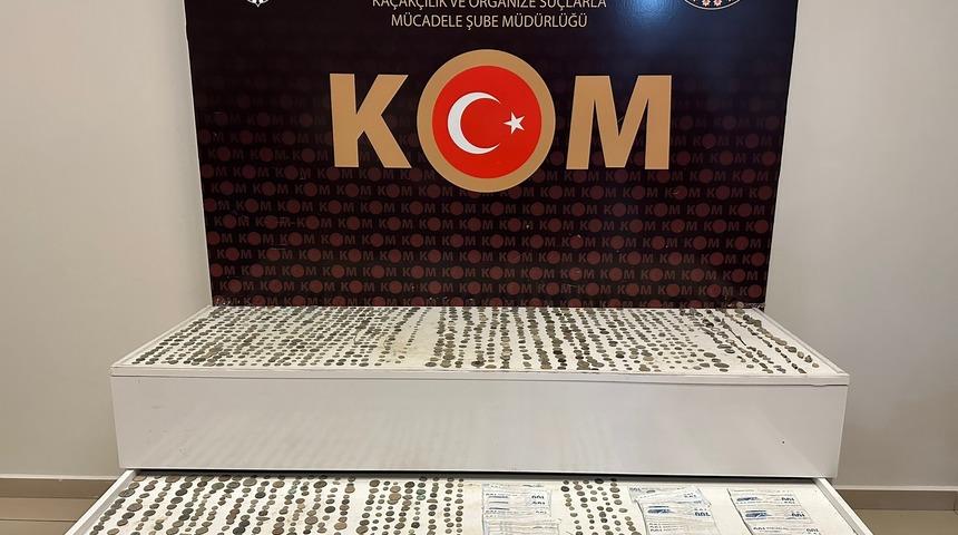 Konya'da tarihi eser kaçakçılığı operasyonunda 1460 sikke ele geçirildi