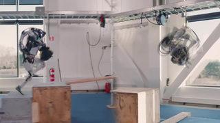 Taklacı güvercin gibi! Hünerlerini böyle sergiledi