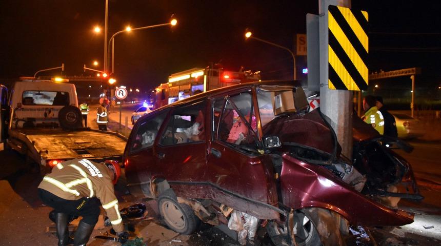 Kırıkkale'de EDS direğine çarpan otomobilin sürücüsü ağır yaralandı
