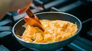 Bugüne kadar yanlış biliyormuşuz! Kahvaltıyı bu şekilde yemek yaşamınızı 20 yıl uzatıyor