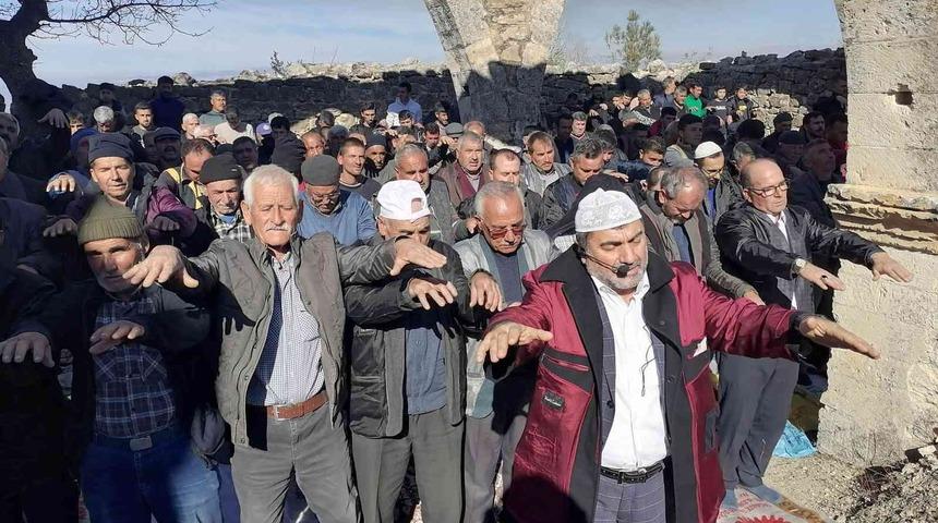 Mersin’de yağmur duasına çıkıldı