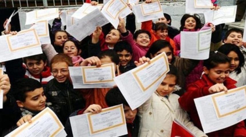 Karneler saat kaçta verilecek? İlköğretim ve lise 2023 ilk dönem karneleri ne zaman alınacak?