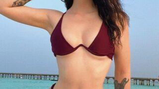 Yetişkin film yıldızı Reislin tenis oynarken bile rahat durmadı! Topu göğüslerinin arasına sıkıştırdı... “Üçüncü top nerede?”