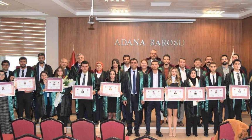 Adana’da 12 avukata törenle ruhsatnameleri verildi