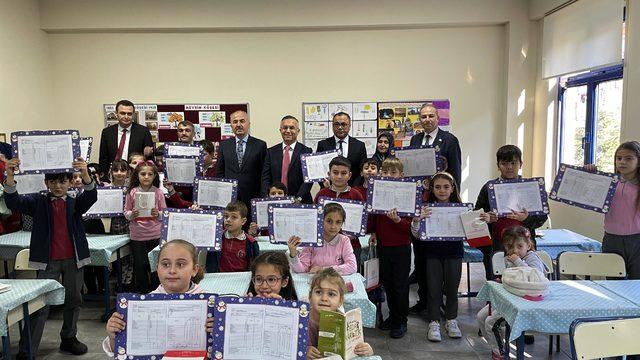 Giresun, Rize, Gümüşhane ve Bayburt'ta öğrenciler karne heyecanı yaşadı