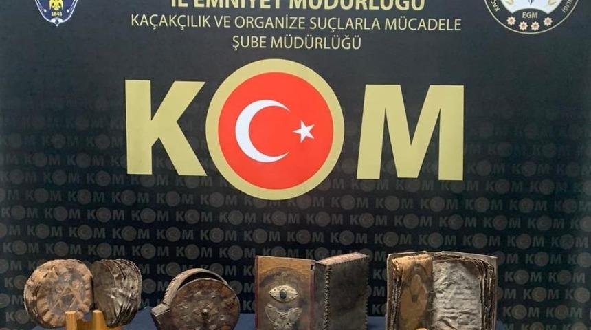 Batman'da tarihi eser operasyonlarında 76 sikke, kitap ve kutu ele geçirildi