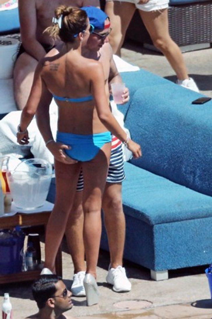 Havuz başında bikini arızası G2