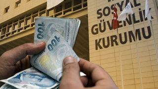 Emeklilere yüzde 30'dan daha düşük zam iddiasına SGK'dan açıklama: 2023 yılı öncesinden bağlanan aylıklar dahil...